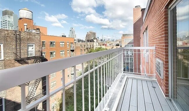 Photo - 99 Suffolk St Unidad 8C