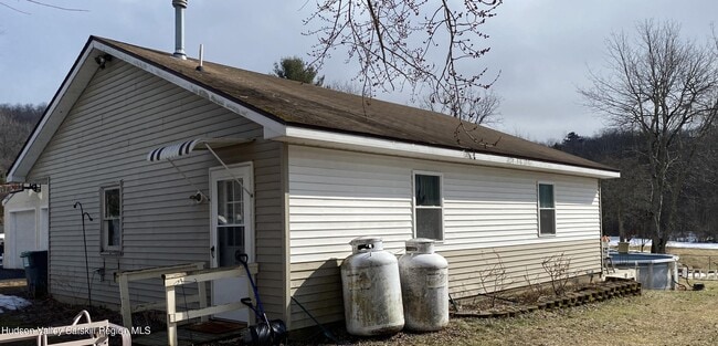 Building Photo - 540 Lakeview Terrace