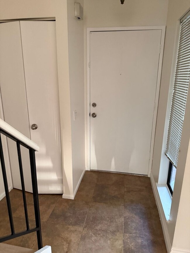 Photo - 5335 Argos St