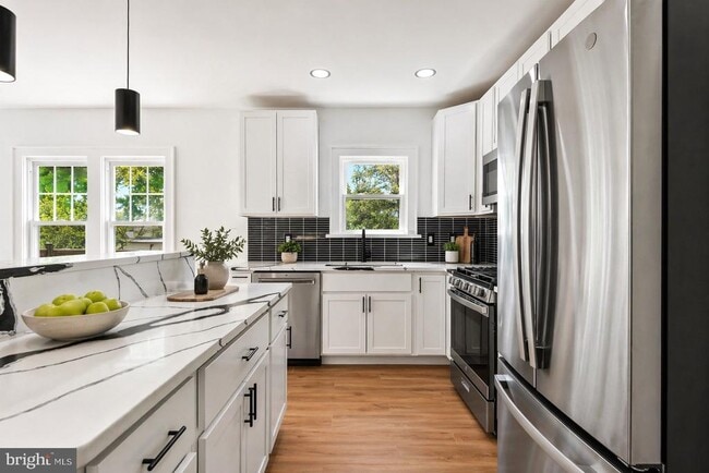 Building Photo - 5309 Chesapeake Rd