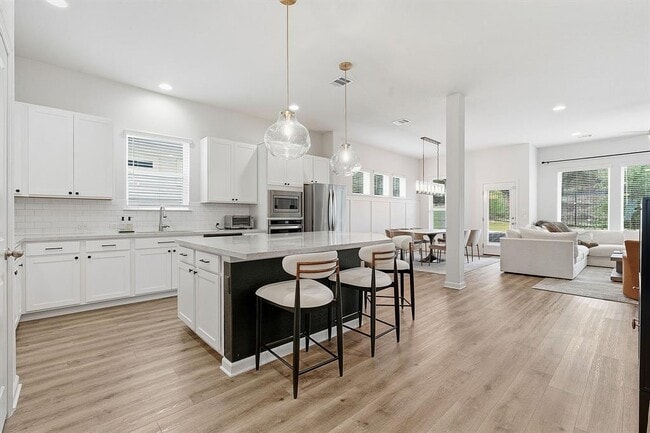 Photo - 823 Hazy Hills Loop