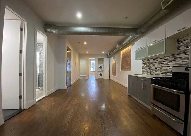 Photo - 1076 Greene Ave Unidad 2