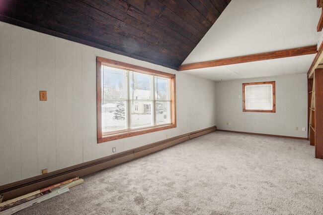 Photo - 109 S Stott St