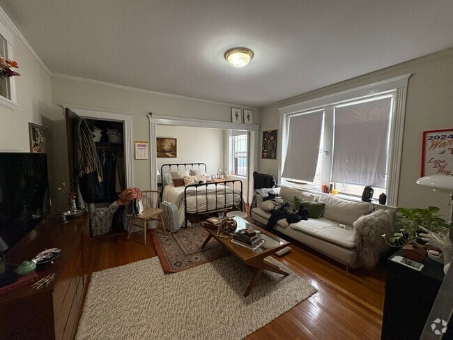 Building Photo - 1933 Commonwealth Ave Unit 17 Rental