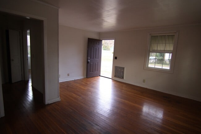 Photo - 2 Bedroom Home For Rent Near APSU!