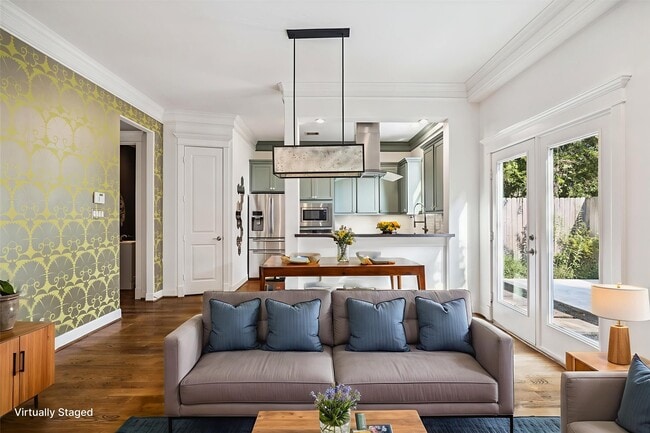 Building Photo - 828 W 19th St