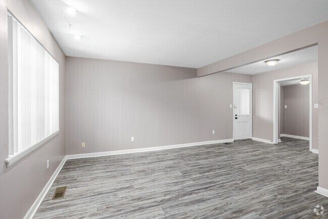 2BR, 2BA - 920SF - Living Room