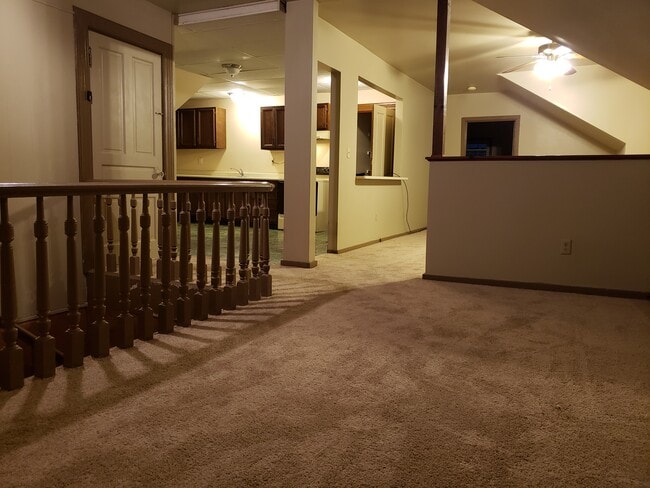 Building Photo - 2636 Harrison Ave Unit 4 Rental