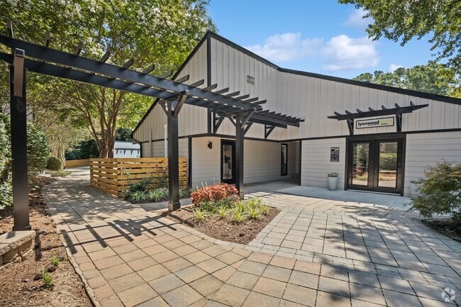 Building Photo - Lynnwood Park Rental
