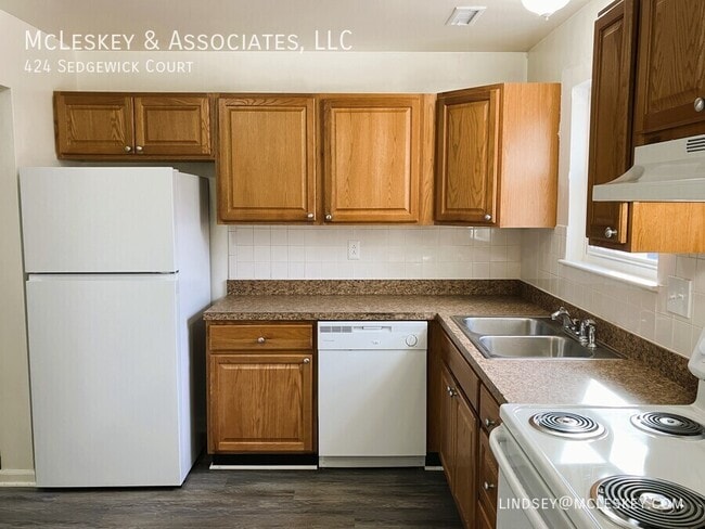 Photo - 424 Sedgewick Ct