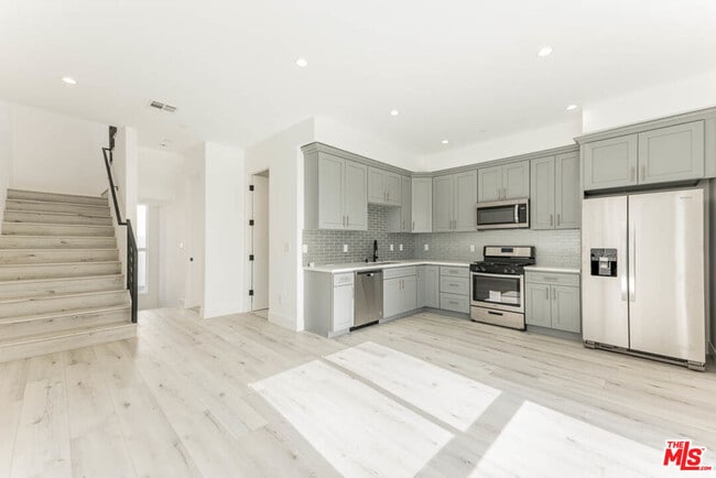 Photo - 1236 Beachwood Dr