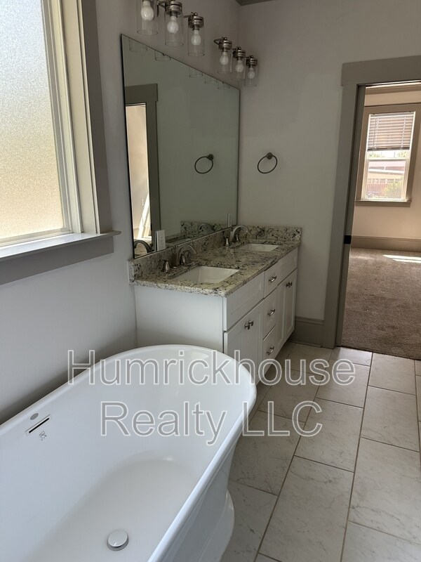 Photo - 2520 Greenland Ave