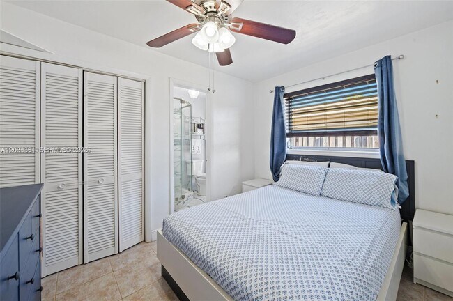Photo - 5120 SW 26th Ave Unidad 1-2
