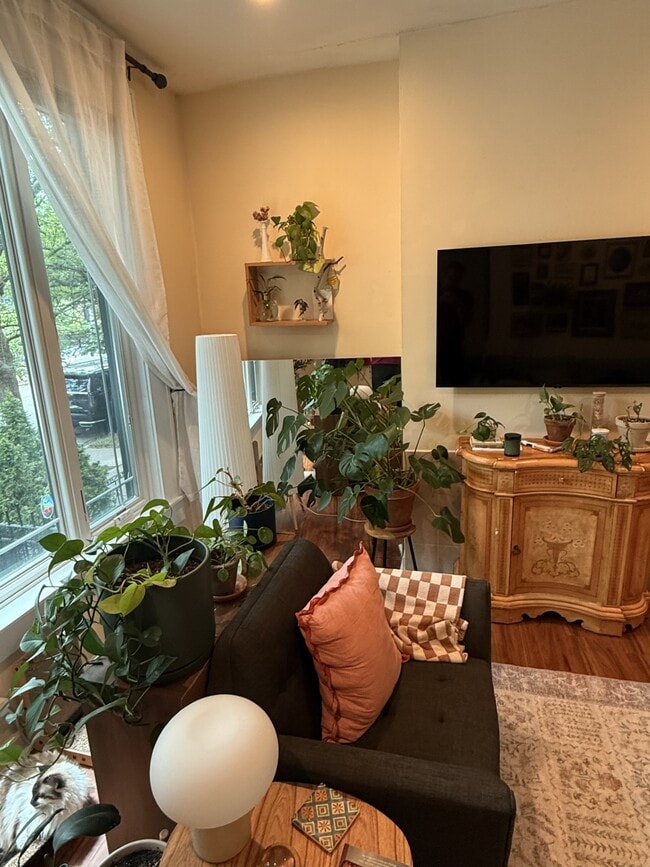 Photo - 2132 W Ohio St Unit Apt 1