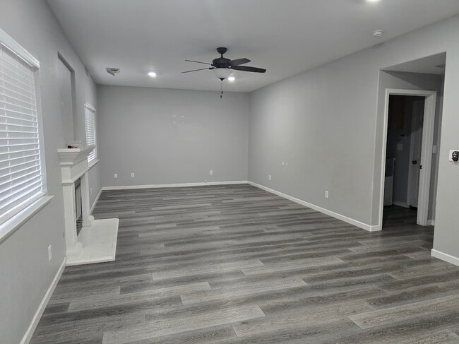 Photo - 1176 Junction Dr