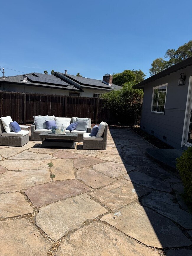 1139 Lovell Ct