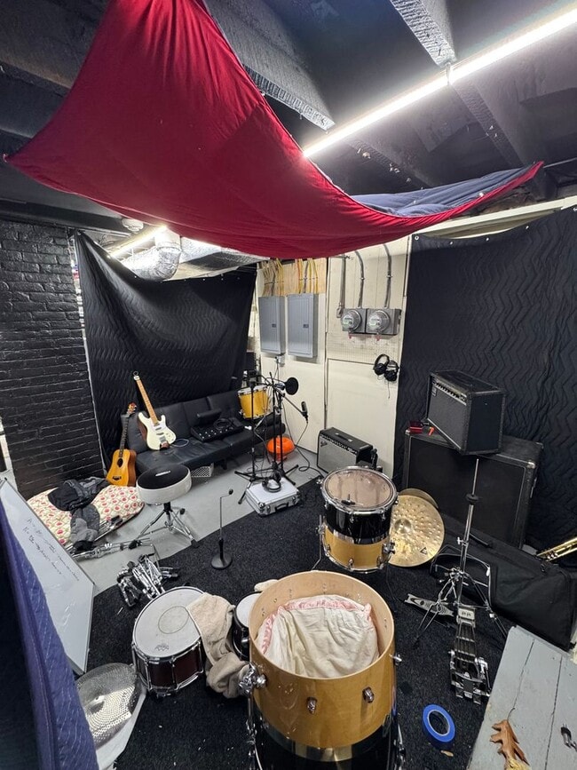 Photo - ALLSTON HOUSE FOR RENT ~ 6 BED/3 BATH ON SAWYER TERRACE FOR 9/1