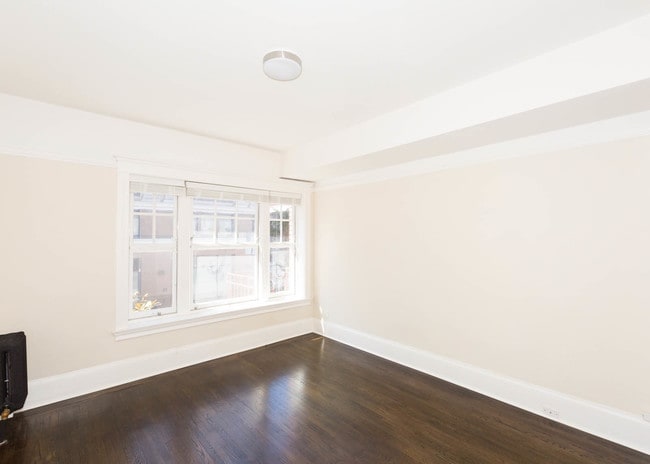 Unit #208 - 990 Geary