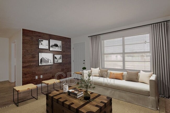 Photo - 401 NW 8th St