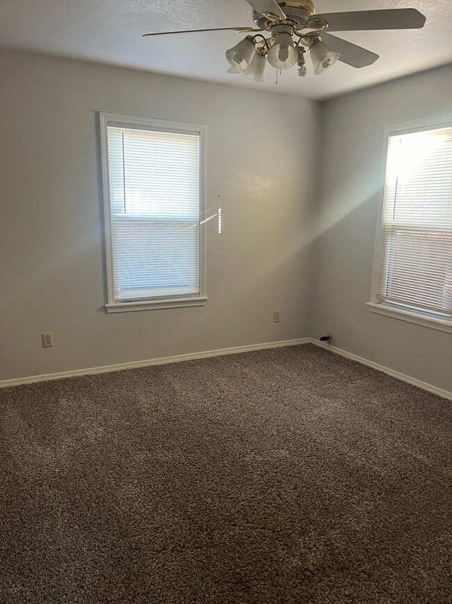 Photo - MOVE IN SPECIAL 2 bedroom 1 bath house