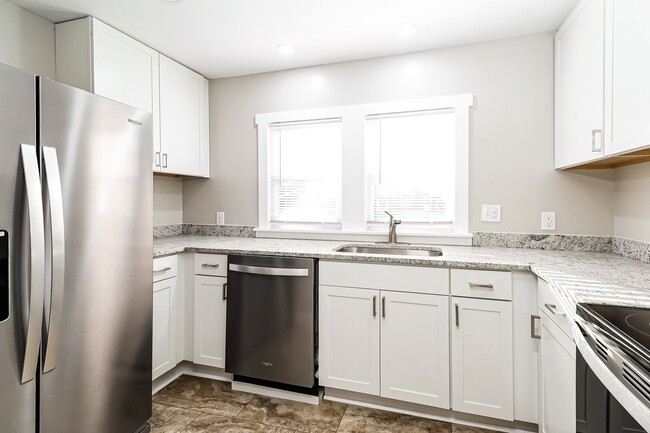 Photo - 2/1 House - Just Renovated Kitchen & Bath