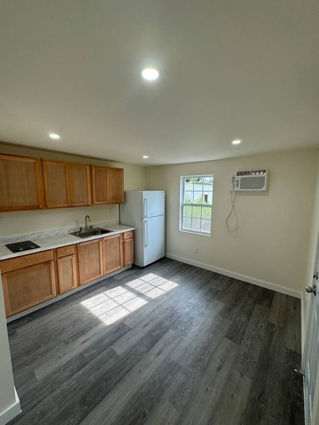 Photo - Vermont Ave Unit 2