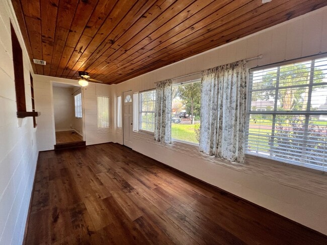 1009 Clearview Ave