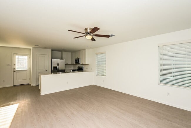 Photo - 2217 La Vis Ln