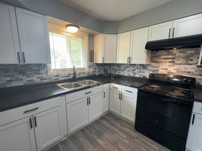 Photo - 3413 N Milton St