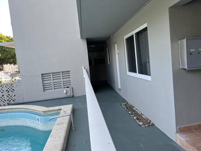 Photo - 2300 SW 3rd Ave Unit 4