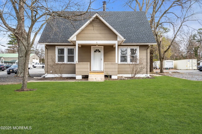 Photo - 2061 Lakewood Rd