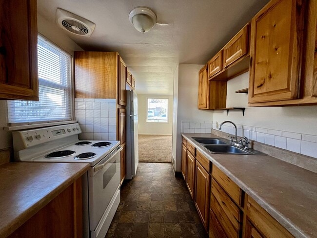 Photo - c1604 Unit A