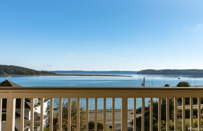 Amazing Views - 1199 SE 9th Ave Condo Unit 304