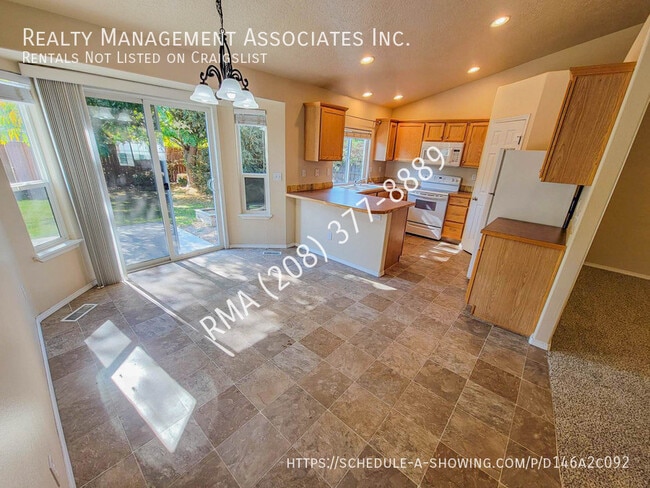 Photo - 569 E Heritage Park St