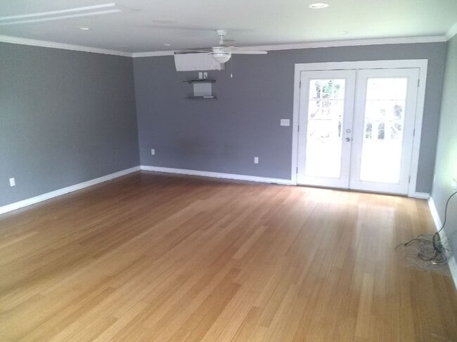 Photo - 456 River Dr