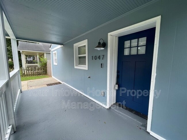Photo - 1047 Grant Way SE