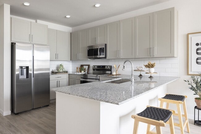 Move In & Save: 8 Weeks Free Rent + Gift C... - Move In & Save: 8 Weeks Free Rent + Gift C... Condo Unit BDA