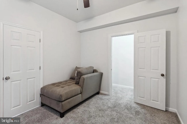 Photo - 830 W 3rd St Unidad 2