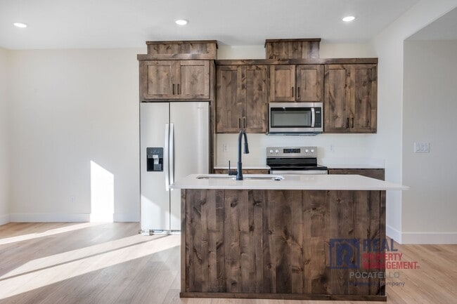 Photo - BRAND NEW 3 bed 2.5 Bath Townhome - Small dog negotiable