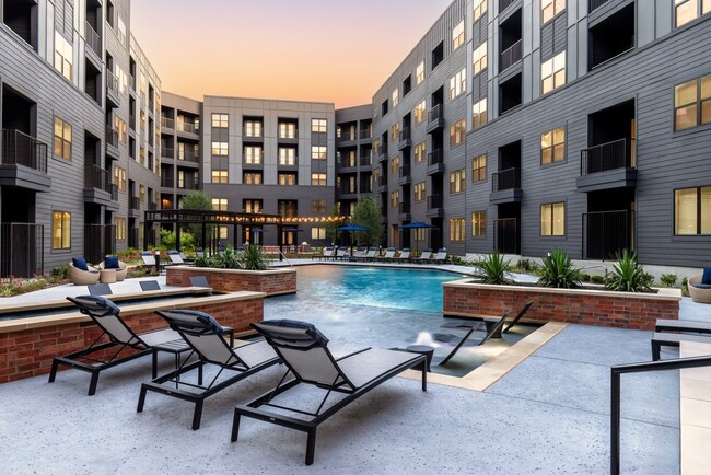 Photo - Aura Main Street