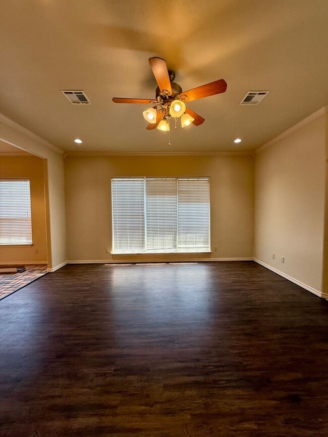 2520 Thomas Dr