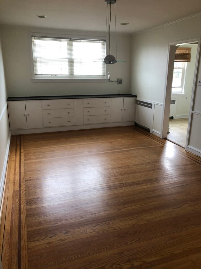 Photo - 246 Stoneway Ln