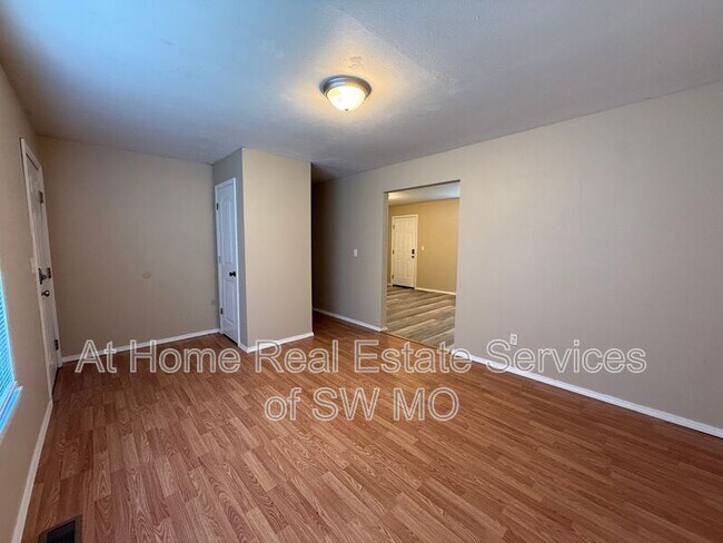Photo - 1426 W State St