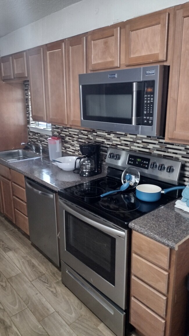 Photo - 334 Ridgewood Dr