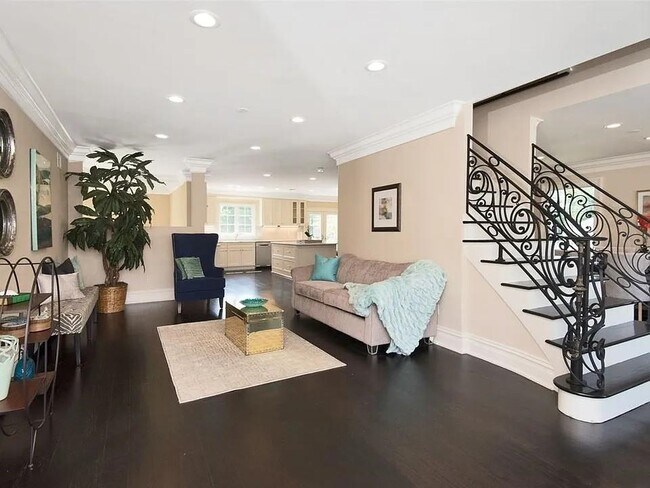 Photo - 692 1st St Unidad 692
