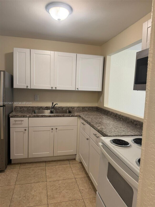 Photo - 15205 NE 6th Ave Unit D105