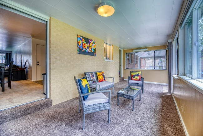 Photo - 35 Upham St Unidad A