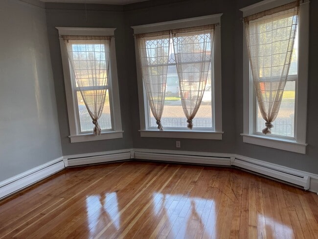 Photo - Charming  one bedroom cottage on the flats.