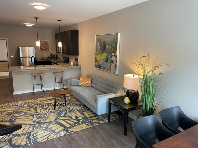 ROSSVILLE FLATS LLC - ROS
