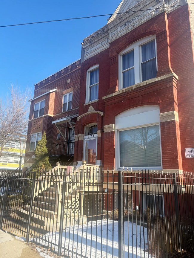 Photo - 125 S Leavitt St Unidad B